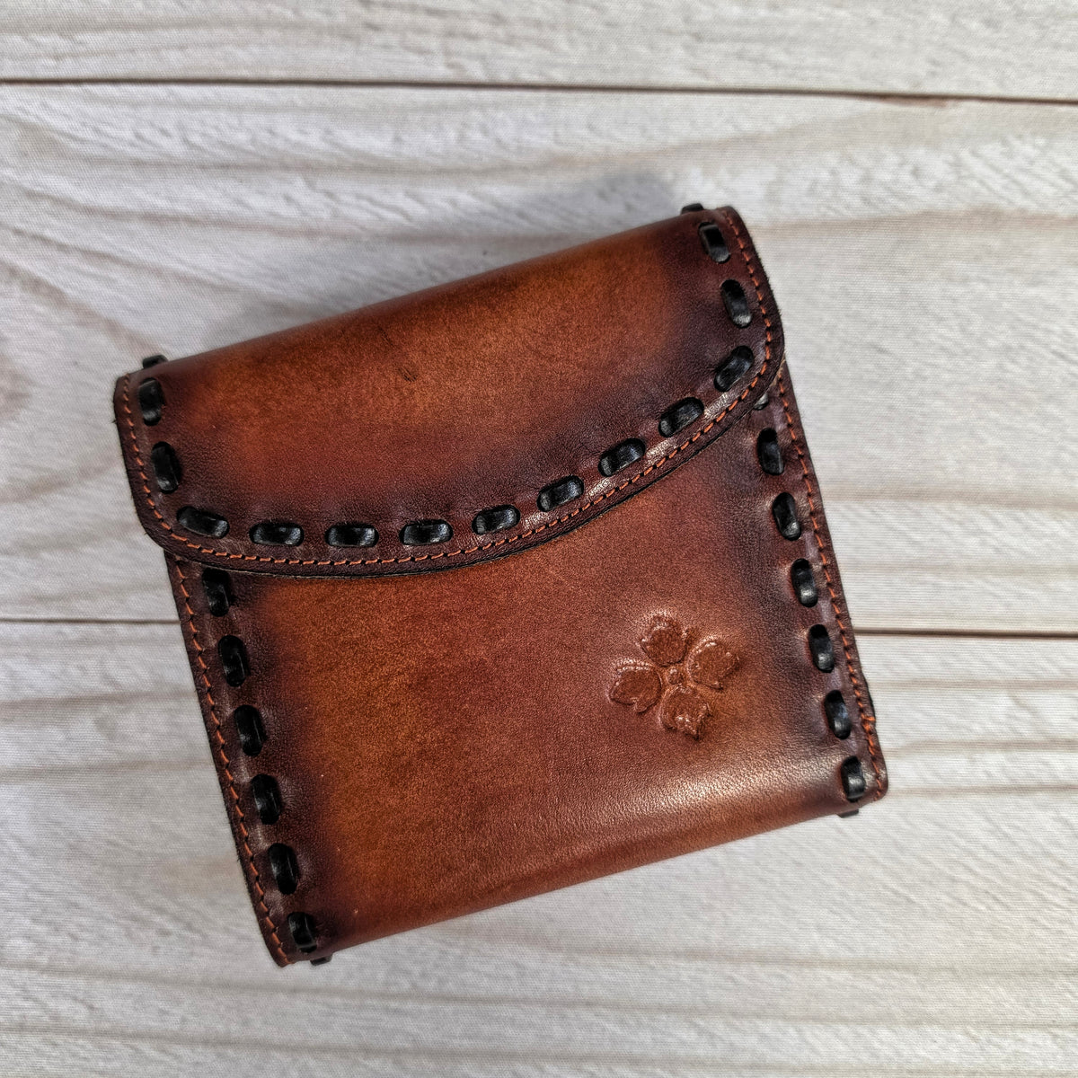 REITI LEATEHR BI-FOLD WALLET