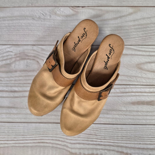 FREE PEOPLE WOOD CLOG