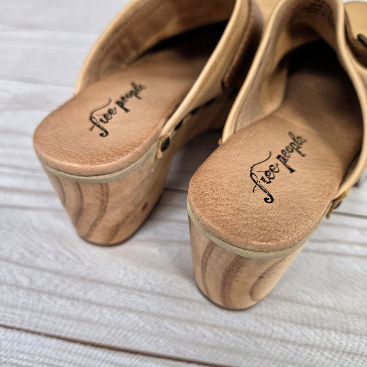 FREE PEOPLE WOOD CLOG
