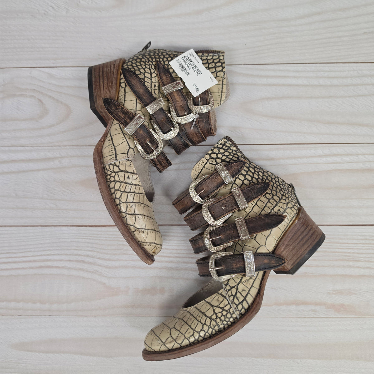 SCARLET ANKLE BOOTIE