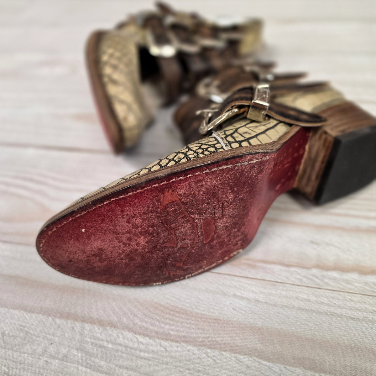 SCARLET ANKLE BOOTIE