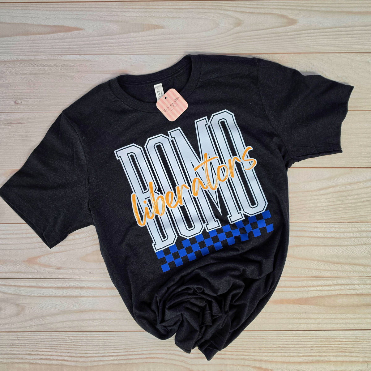 CHECKERED BOMO GRAPHIC TEE