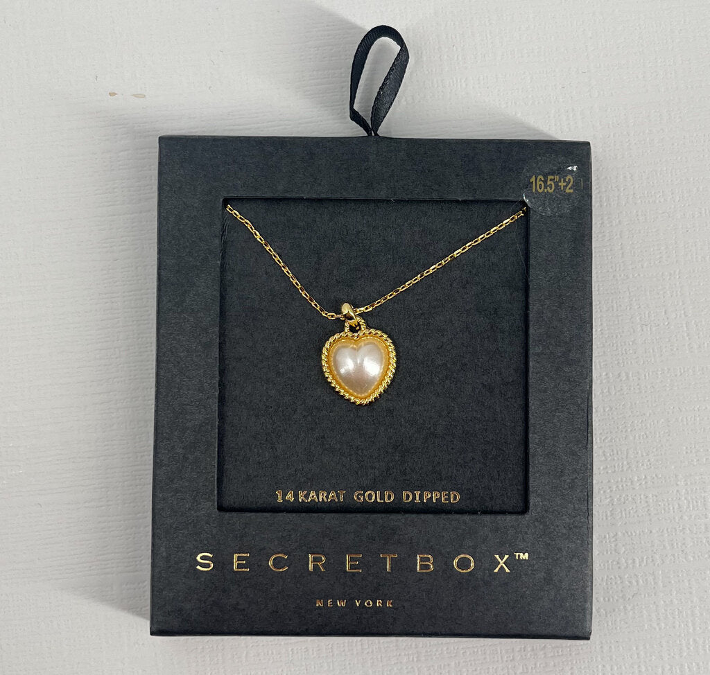 SECRET BOX PEARL NECKLACE